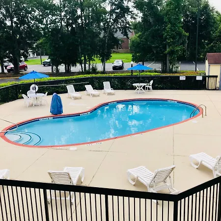 Motel 6-Savannah, GA - Midtown